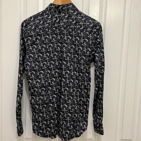 NWOT Robert Graham button down full sleeve dress shirt - Picture 2 of 8